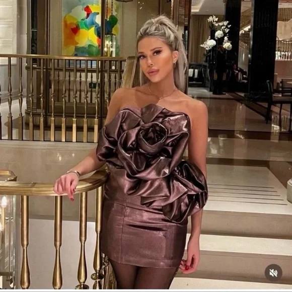 Zara NWOT voluminous flower 3D appliqué oversized floral detail party mini dress - Picture 2 of 15